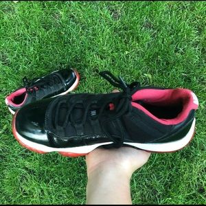 $180 Jordan 11 Low Bred Size 9